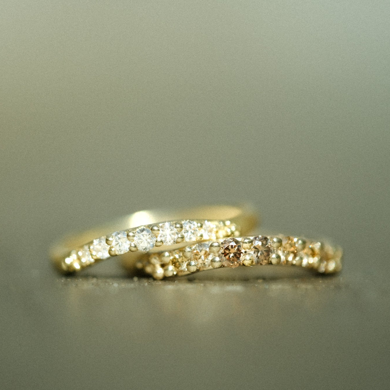 Diamond Contour Ring - 7 Diamonds