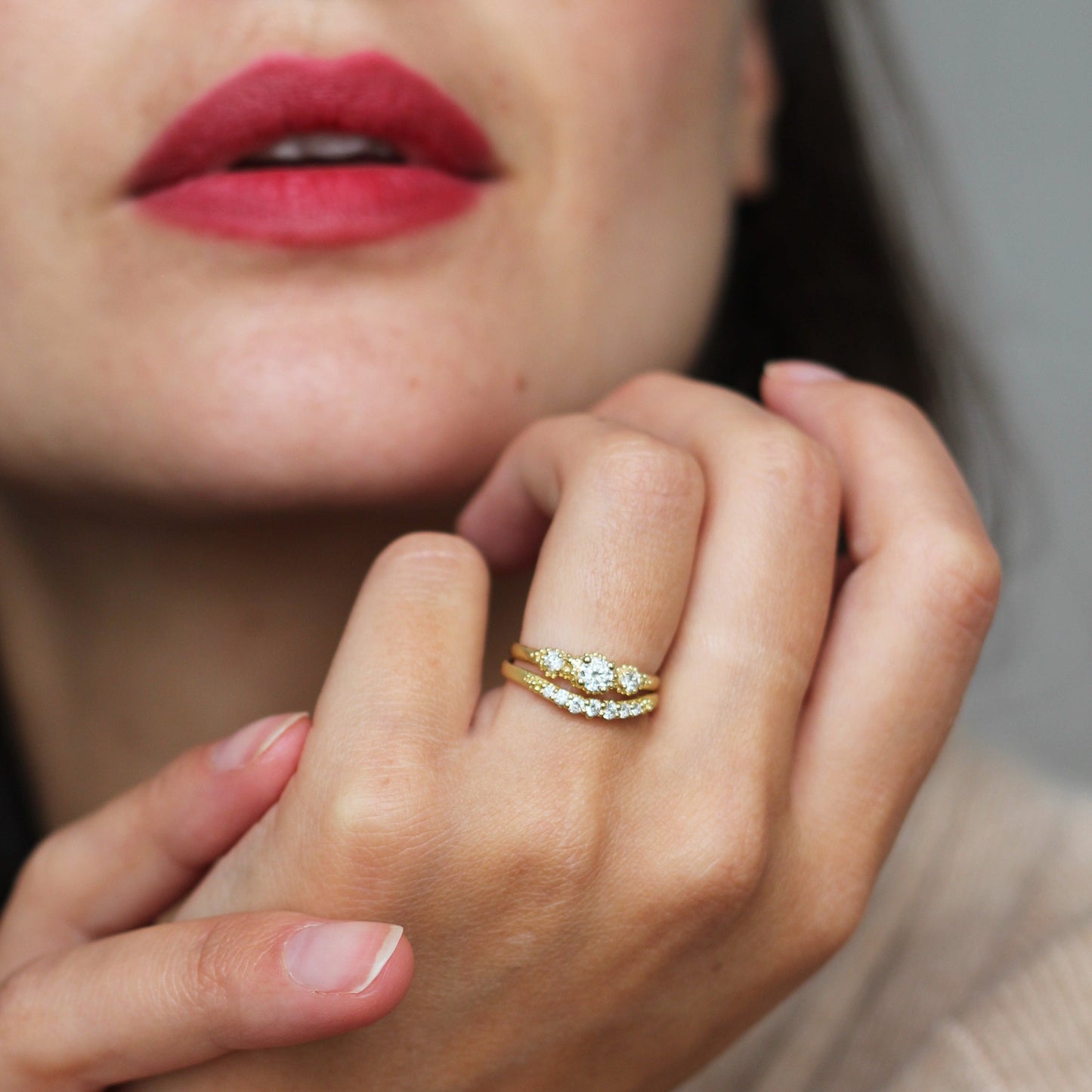 Diamond Contour Ring - 7 Diamonds