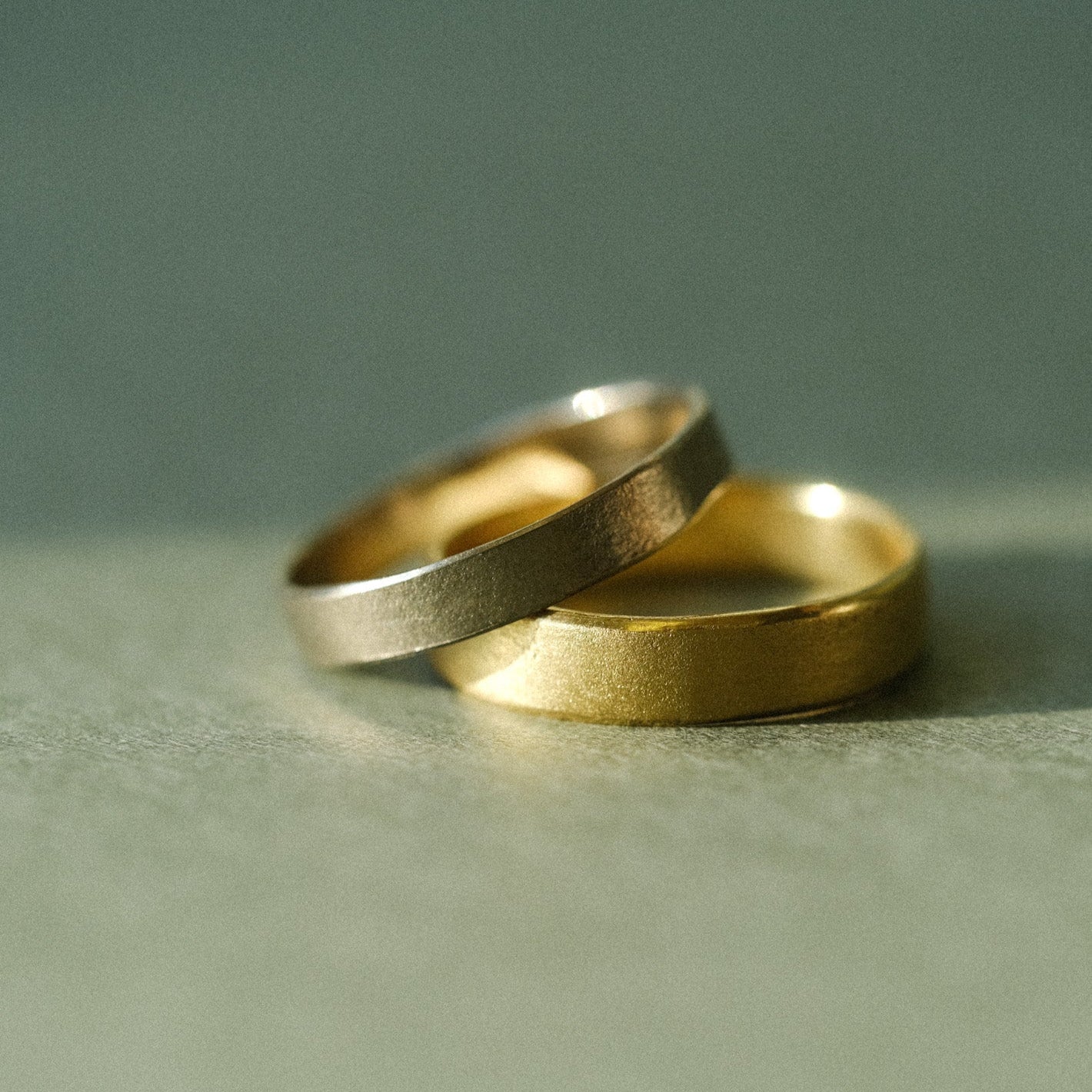 Wave Ring - 9ct yellow gold
