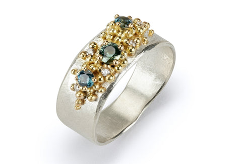 47. Sapphire and diamond granulated ring
